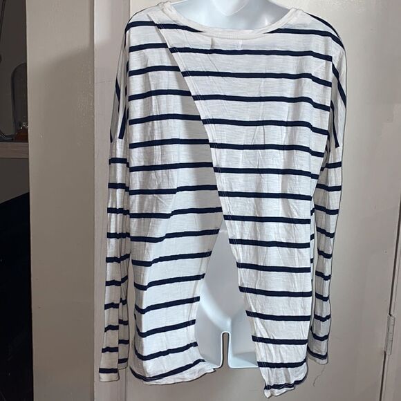 VELVET By Graham & Spencer Split Back LS Tee-M - Picture 3 of 7